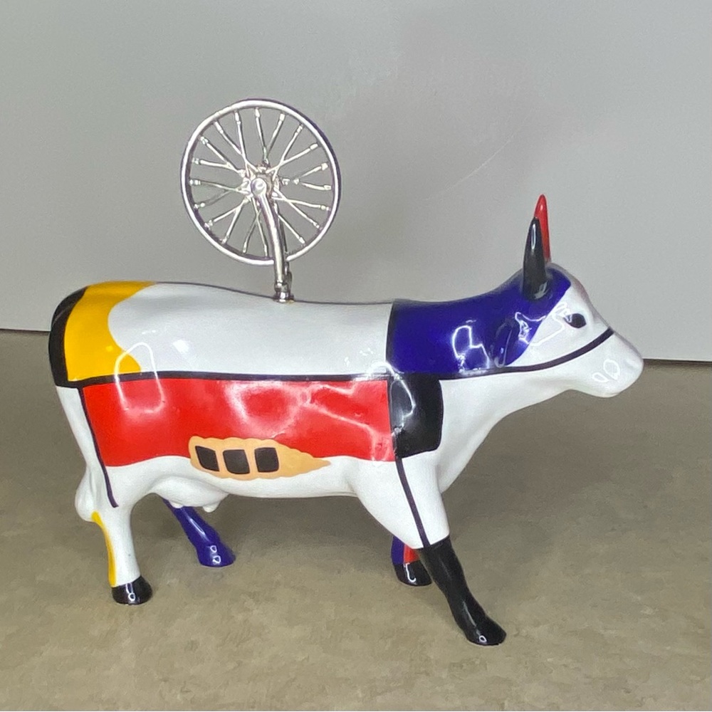 Vintage Cow Parade ceramic figurine, Mooma, 2001, retired